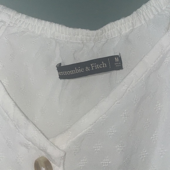 Form fitting A&F blouse - Picture 2 of 5